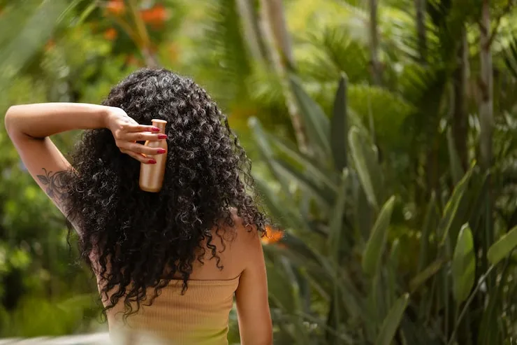 How To Reduce Frizzy Hair Naturally At Home