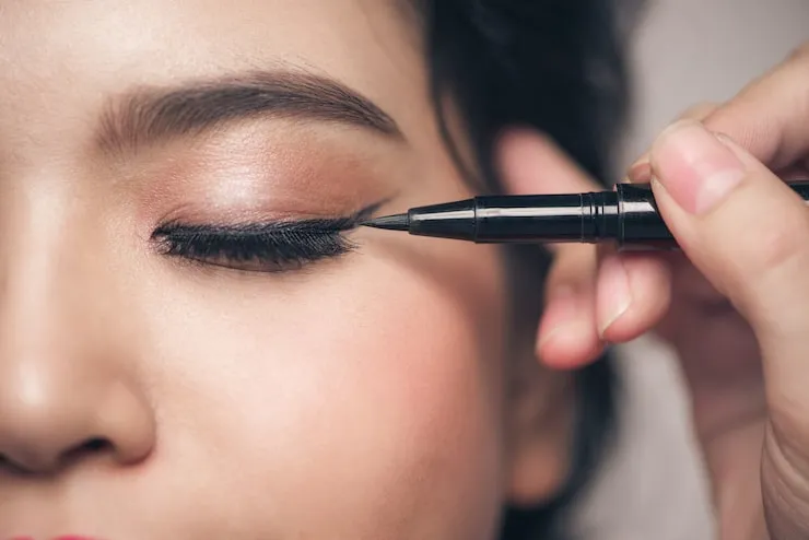 Why Your Eyeliner Matters