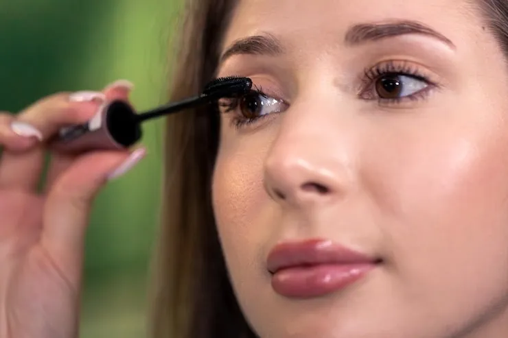 Eye Makeup Tips to Make Your Eyes Look Bigger